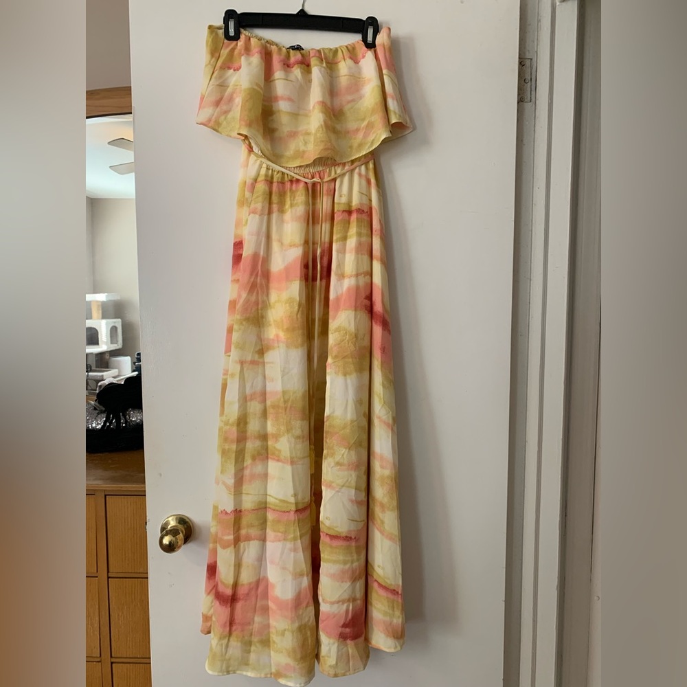 Lulus Off shoulder lined maxi dress size small yellow/pink